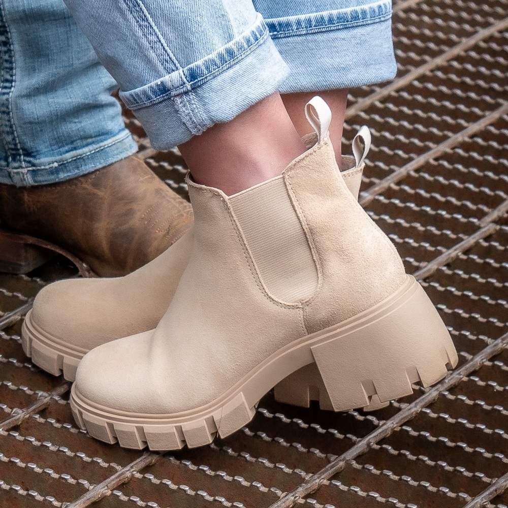 Steve Madden Cream Heeled Boots